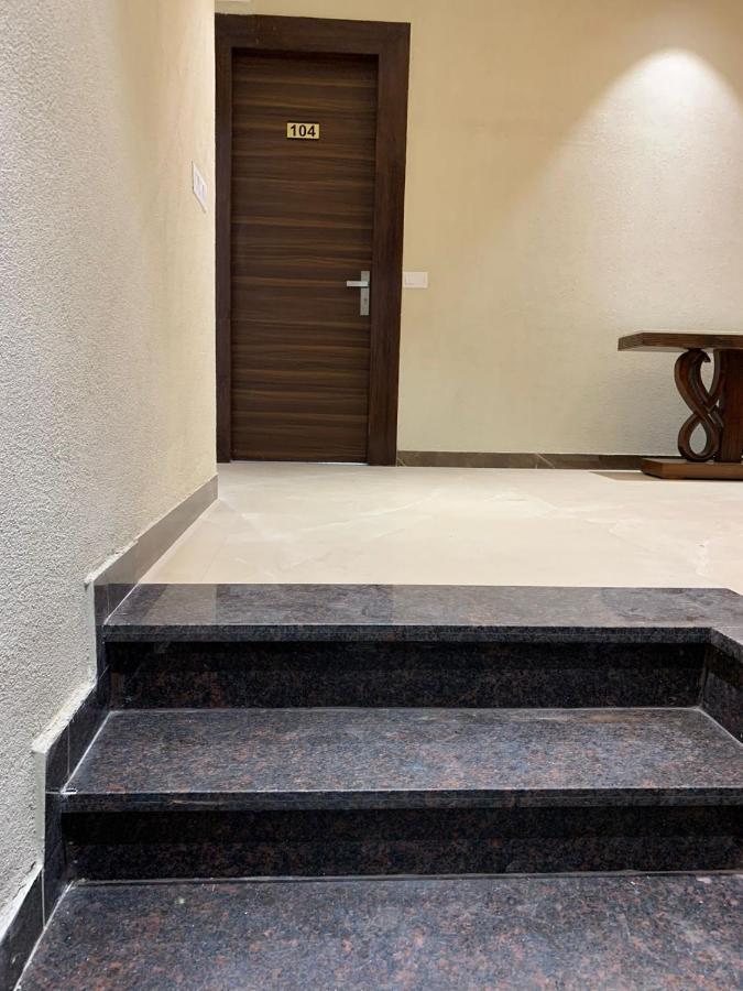 Hotel Alpine Plaza Shāhpur Zewnętrze zdjęcie