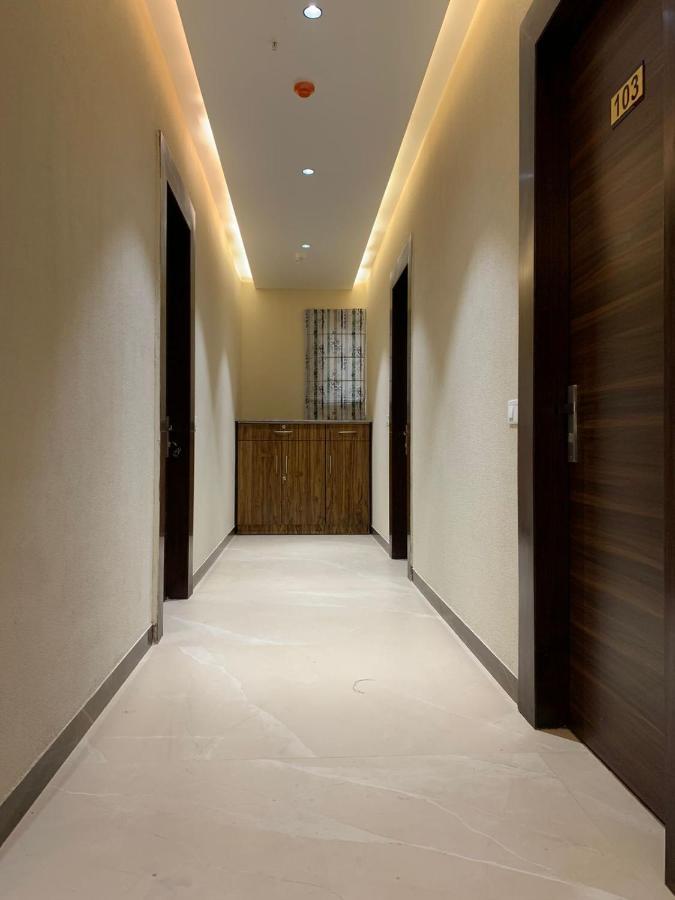 Hotel Alpine Plaza Shāhpur Zewnętrze zdjęcie